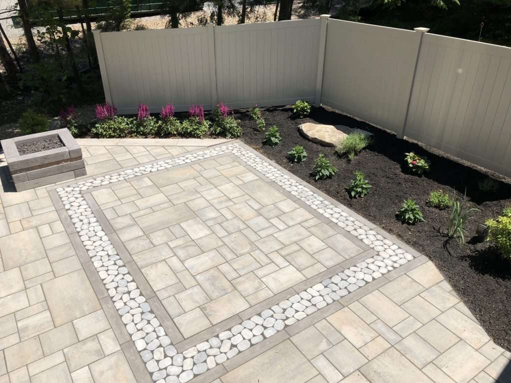patio with border and plantings